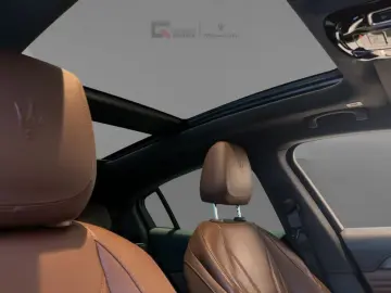 MASERATI Grecale GT Bronzo Opaco - Panorama - 300 PS