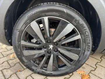 PEUGEOT 5008 GT BHDi 130 EAT8  Kamera LED Pano-Dach Navi