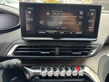 PEUGEOT 5008 GT BHDi 130 EAT8  Kamera LED Pano-Dach Navi