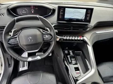 PEUGEOT 5008 GT BHDi 130 EAT8  Kamera LED Pano-Dach Navi