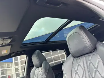 PEUGEOT 5008 GT BHDi 130 EAT8  Kamera LED Pano-Dach Navi