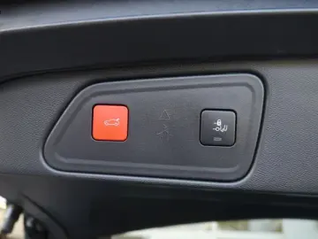 PEUGEOT 3008 Hybrid4 300 e-EAT8 GT AHK  Focal  SHZ  SD