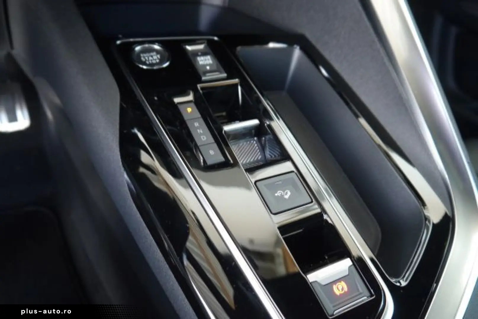 PEUGEOT 3008 Hybrid4 300 e-EAT8 GT AHK  Focal  SHZ  SD