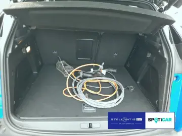 PEUGEOT 3008 GT Hybrid4 300 (Plug-In) Pano Leder AGR ACC