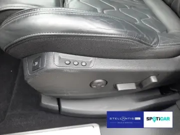 PEUGEOT 3008 GT Hybrid4 300 (Plug-In) Pano Leder AGR ACC