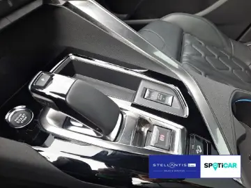 PEUGEOT 3008 GT Hybrid4 300 (Plug-In) Pano Leder AGR ACC