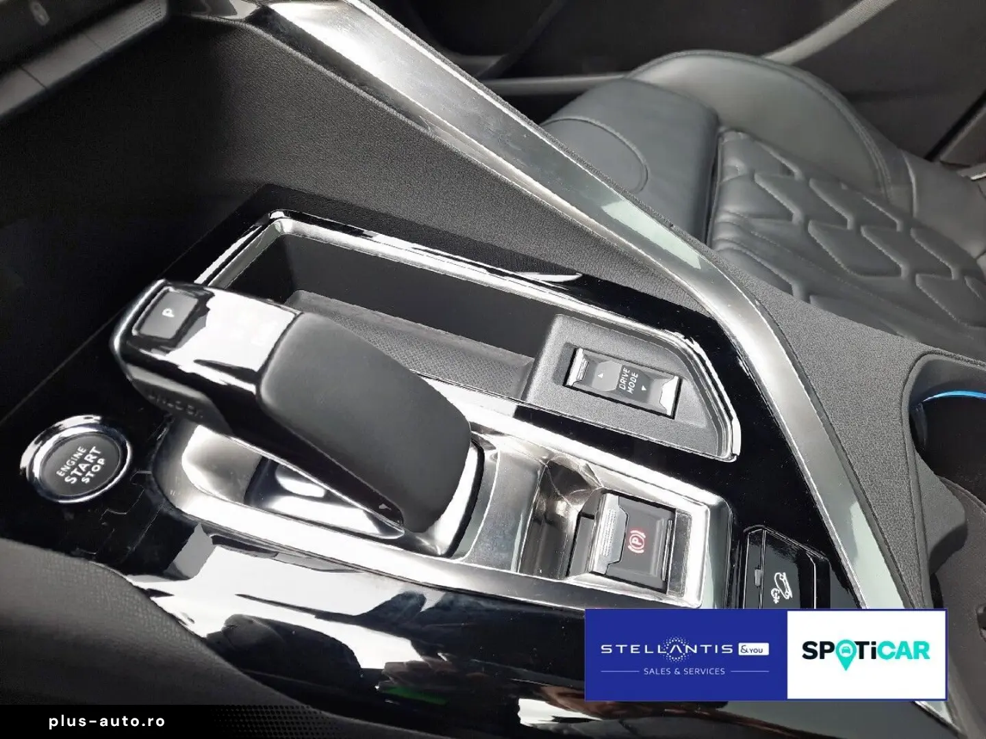 PEUGEOT 3008 GT Hybrid4 300 (Plug-In) Pano Leder AGR ACC