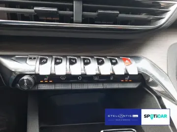 PEUGEOT 3008 GT Hybrid4 300 (Plug-In) Pano Leder AGR ACC