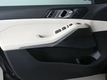 BMW X5 xDr.30dA M Sport TV ACC AHK Laser HuD Panoram