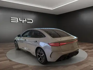 BYD Seal Excellence AWD Pano Soundsystem Wärmepumpe