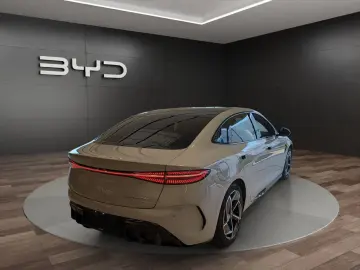 BYD Seal Excellence AWD Pano Soundsystem Wärmepumpe