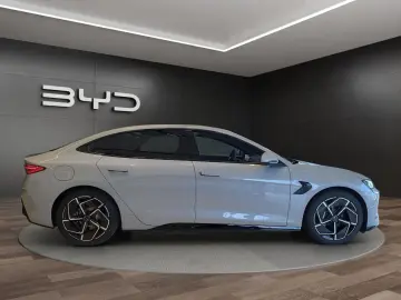 BYD Seal Excellence AWD Pano Soundsystem Wärmepumpe