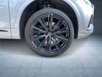 AUDI SQ8 TFSI quattro