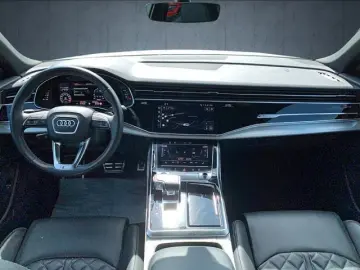 AUDI SQ8 TFSI quattro