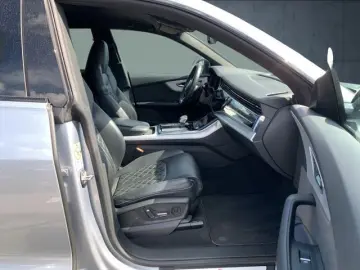 AUDI SQ8 TFSI quattro