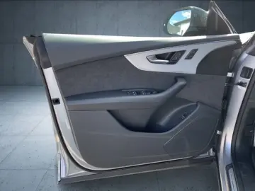 AUDI SQ8 TFSI quattro