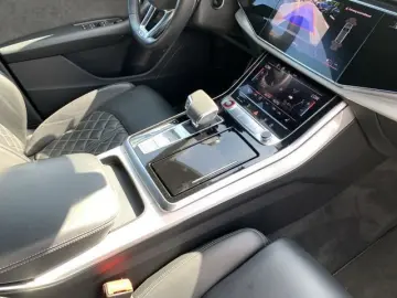 AUDI SQ8 TFSI quattro