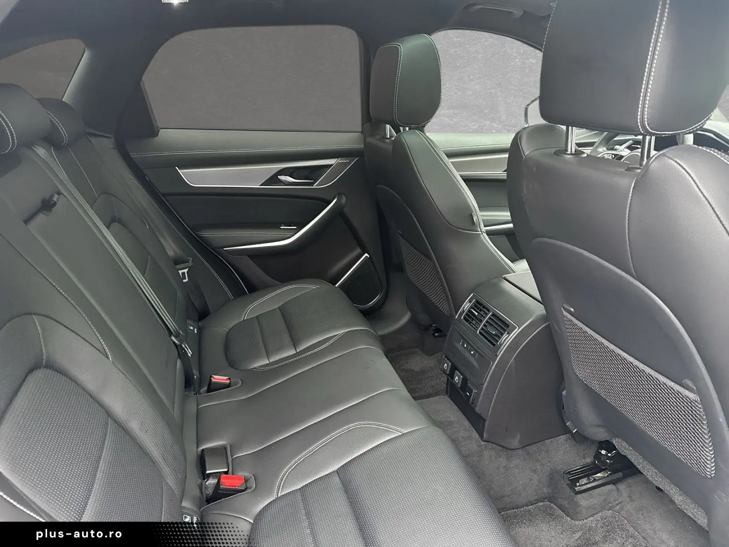 JAGUAR F-Pace D300 AWD R-Dynamic SE 90th   HUD   Winter