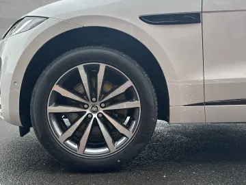JAGUAR F-Pace D300 AWD R-Dynamic SE 90th   HUD   Winter