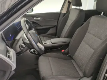 BMW iX1 xDrive30 Navi LED PA MFL DAB SHZ Adapt. FW D