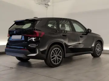 BMW iX1 xDrive30 Navi LED PA MFL DAB SHZ Adapt. FW D