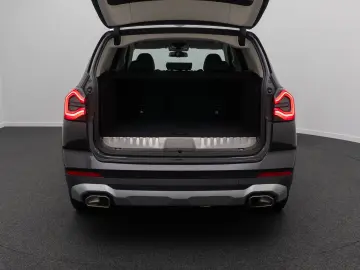 BMW X3 xD30e HUD Komfort AHK Kamera DAB HiFi Sport