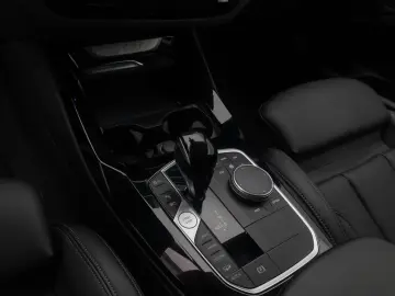 BMW X3 xD30e HUD Komfort AHK Kamera DAB HiFi Sport