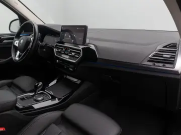 BMW X3 xD30e HUD Komfort AHK Kamera DAB HiFi Sport