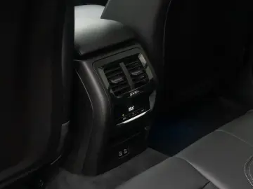 BMW X3 xD30e HUD Komfort AHK Kamera DAB HiFi Sport