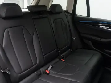 BMW X3 xD30e HUD Komfort AHK Kamera DAB HiFi Sport