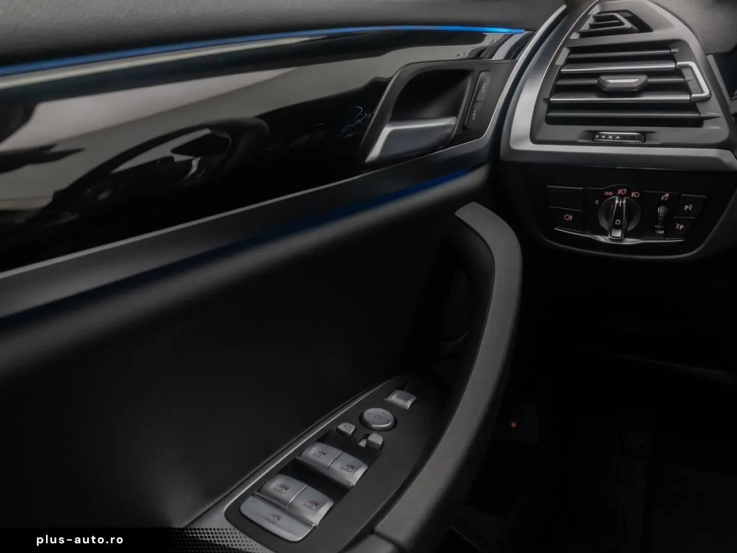 BMW X3 xD30e HUD Komfort AHK Kamera DAB HiFi Sport