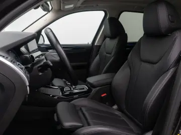 BMW X3 xD30e HUD Komfort AHK Kamera DAB HiFi Sport