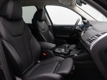 BMW X3 xD30e HUD Komfort AHK Kamera DAB HiFi Sport