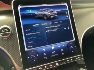 MERCEDES-BENZ GLC 300 e 4M Coupé Avantgarde Advanced LED AHK