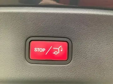 MERCEDES-BENZ GLC 300 e 4M Coupé Avantgarde Advanced LED AHK