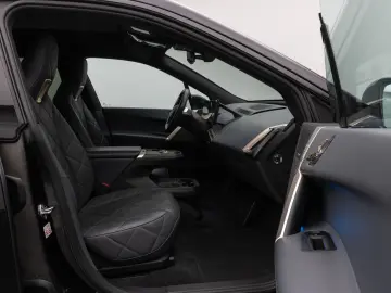 BMW iX xD40 Sport Panorama Laser 360 ACC Komfort 22