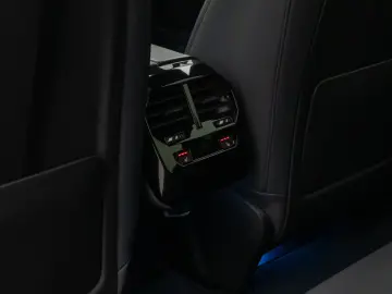 BMW iX xD40 Sport Panorama Laser 360 ACC Komfort 22