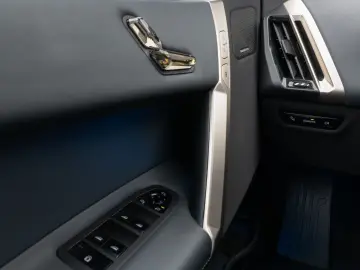 BMW iX xD40 Sport Panorama Laser 360 ACC Komfort 22