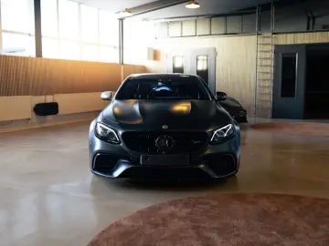 MERCEDES-BENZ E 63 AMG S   4 Matic   1000 PS    Burmester