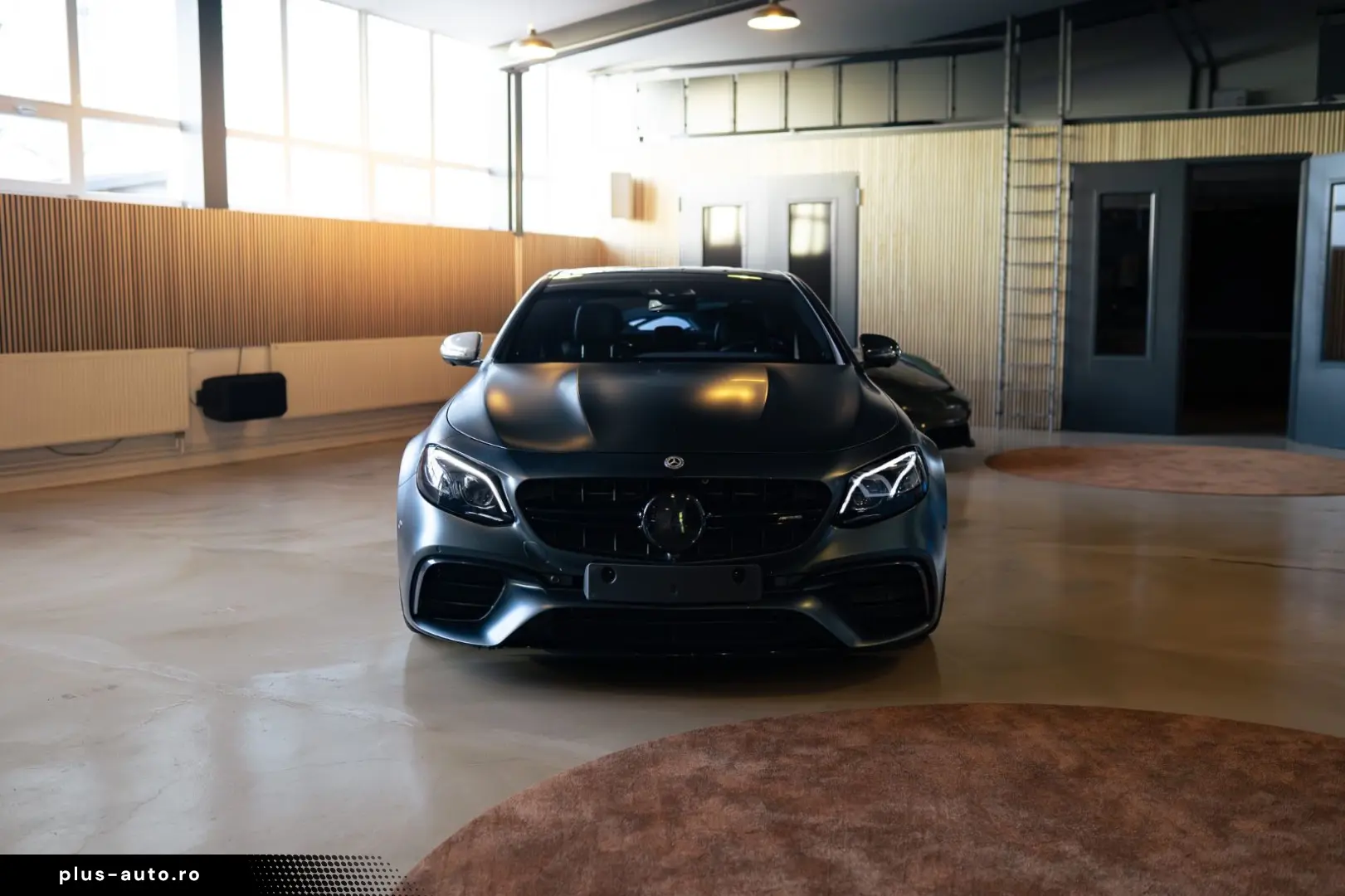 MERCEDES-BENZ E 63 AMG S   4 Matic   1000 PS    Burmester