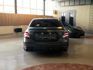 MERCEDES-BENZ E 63 AMG S   4 Matic   1000 PS    Burmester