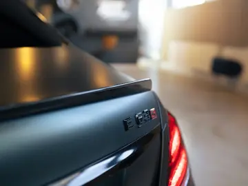 MERCEDES-BENZ E 63 AMG S   4 Matic   1000 PS    Burmester