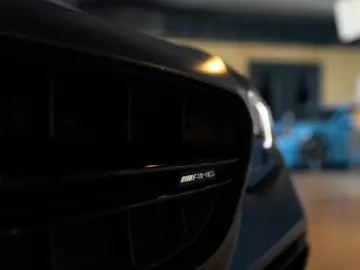 MERCEDES-BENZ E 63 AMG S   4 Matic   1000 PS    Burmester