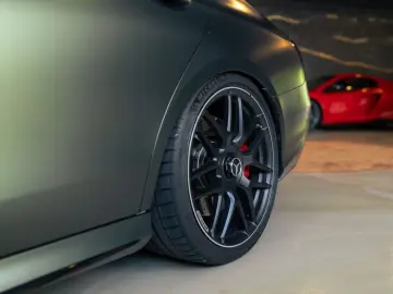 MERCEDES-BENZ E 63 AMG S   4 Matic   1000 PS    Burmester