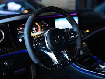 MERCEDES-BENZ E 63 AMG S   4 Matic   1000 PS    Burmester