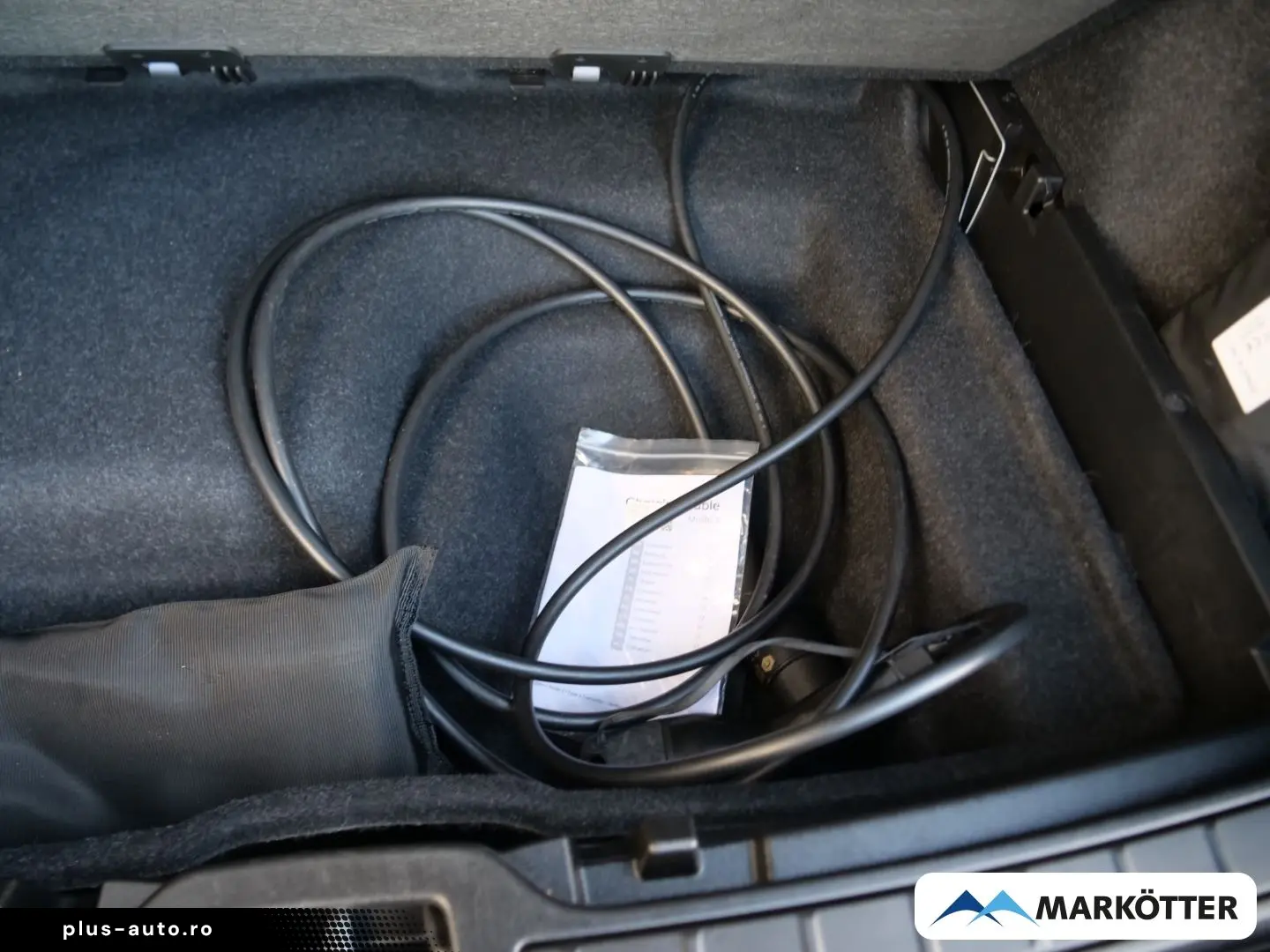 VOLVO XC40 Recharge Single Motor AHK STHZ CAM BLIS ACC