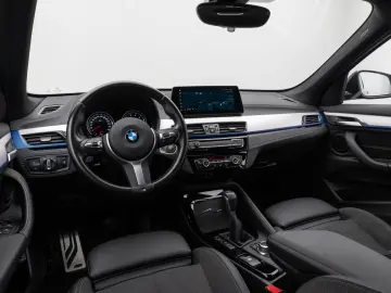 BMW X1 xD25e M Sport Kamera HUD DAB HiFi Alarm 19Zol