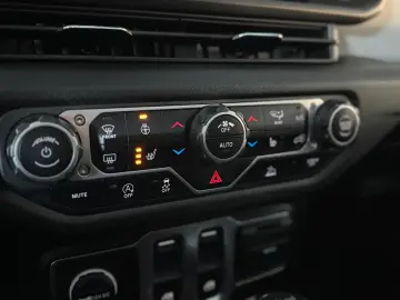 JEEP Wrangler Willys MY24  LED Carplay S LHZ Keyless