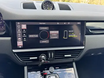 Porsche Cayenne plug in Hybrid