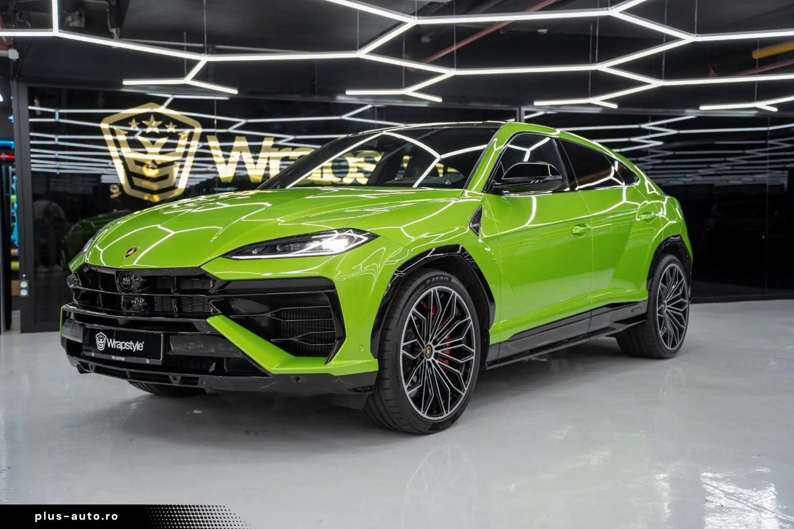 LAMBORGHINI Urus SE HYBRID MASSAGE FULL